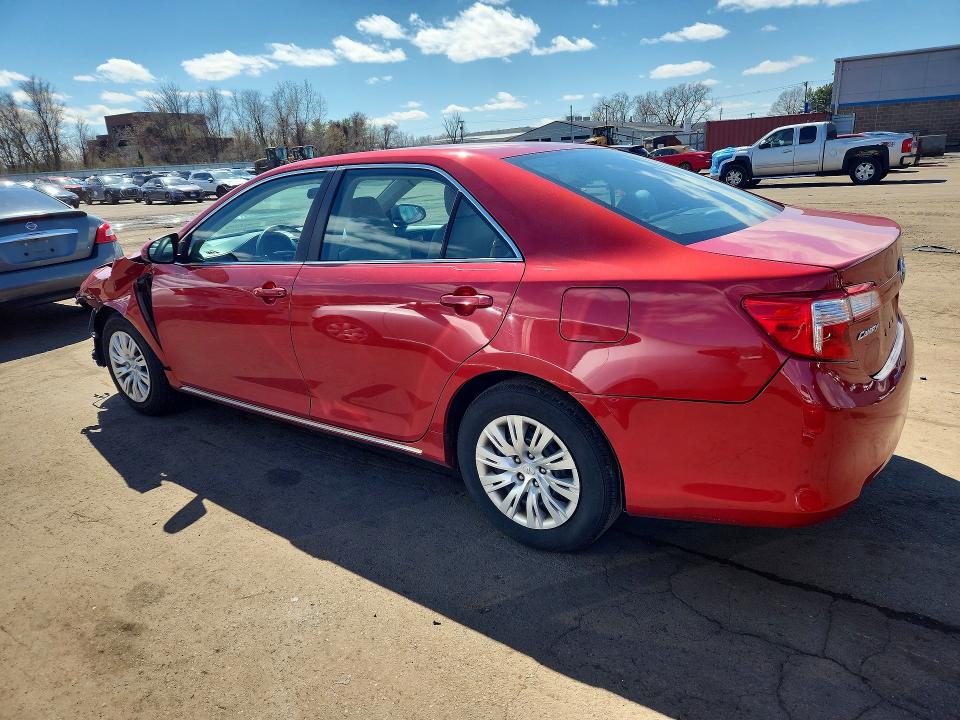 48699216 :رقم المزاد ، 4T4BF1FK4ER406127 vin ، 2014 Toyota Camry مزاد بيع