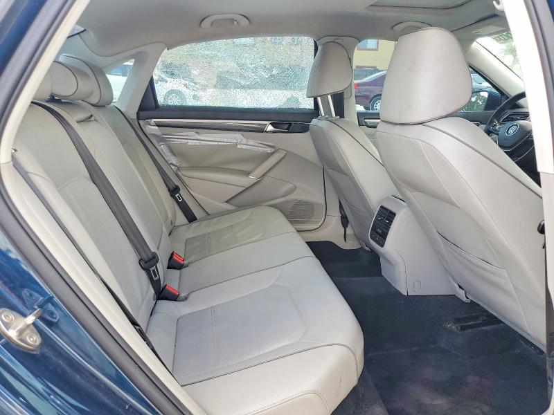 50282076 :رقم المزاد ، 1VWBA7A32JC018021 vin ، 2018 Volkswagen Passat مزاد بيع