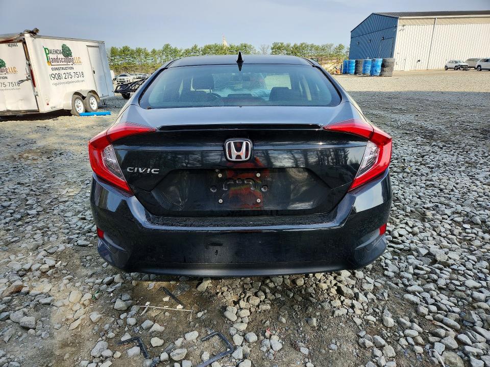50014216 :رقم المزاد ، JHMFC1F39JX031604 vin ، 2018 Honda Civic مزاد بيع