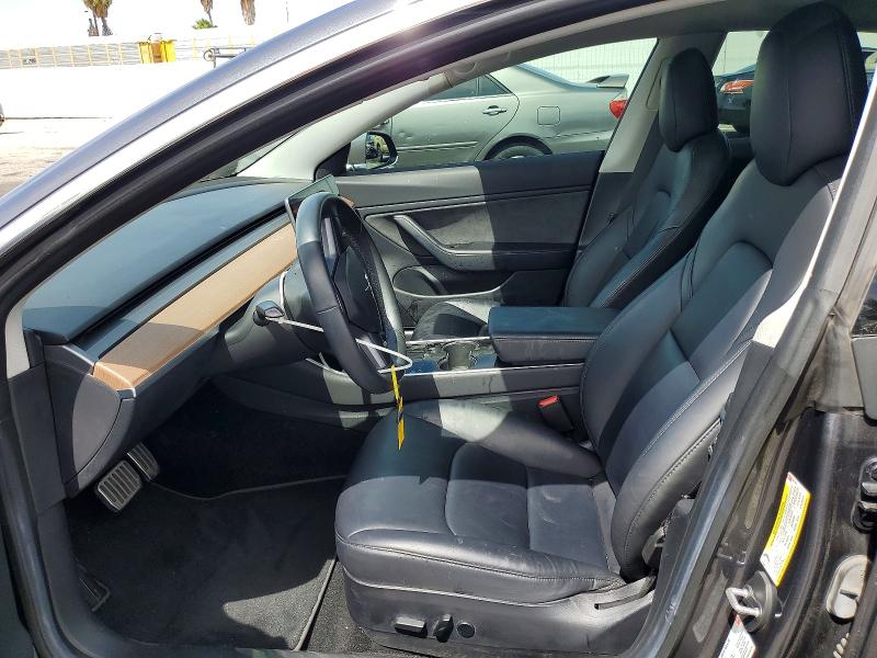 48292086 :رقم المزاد ، 5YJ3E1EA8JF051531 vin ، 2018 Tesla Model 3 مزاد بيع