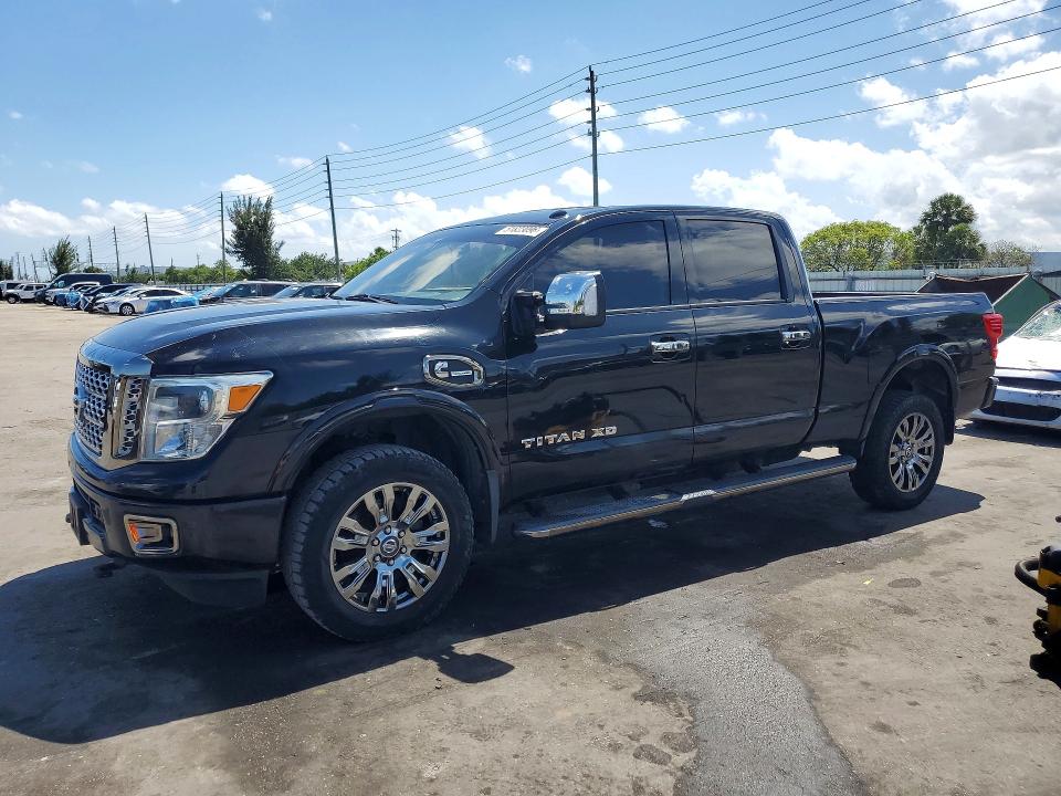 51823096 :رقم المزاد ، 1N6BA1F42HN561043 vin ، 2017 Nissan Titan Xd مزاد بيع