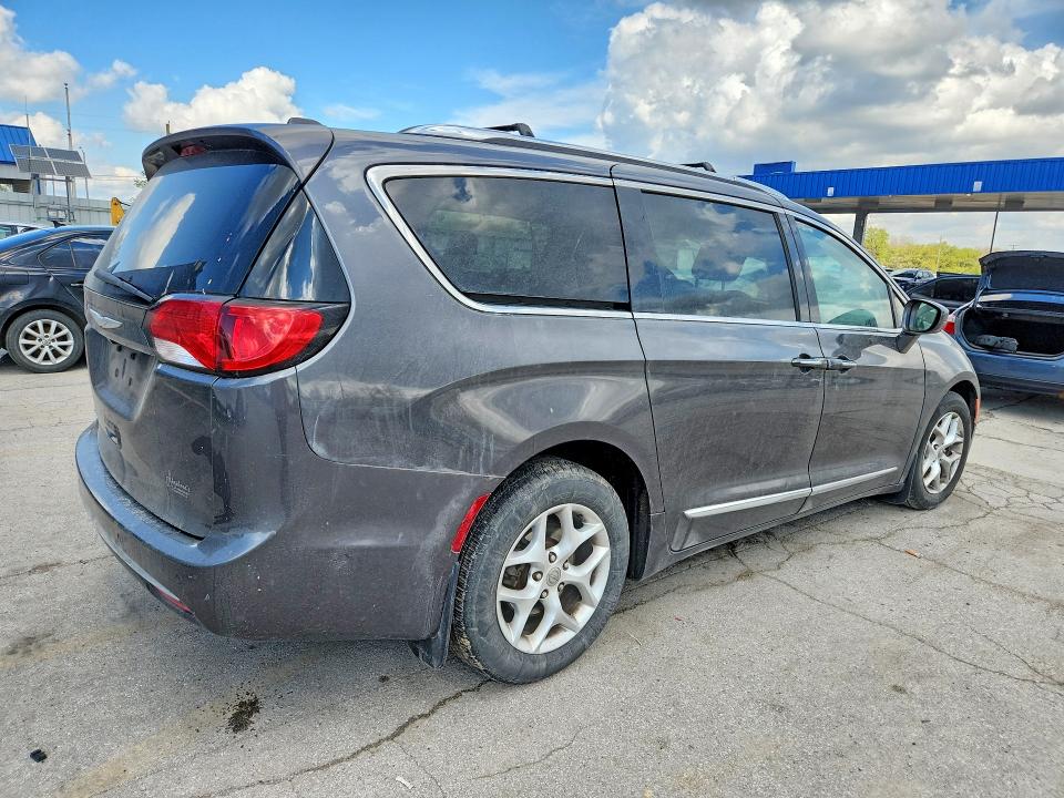 50072876 :رقم المزاد ، 2C4RC1EG6HR578440 vin ، 2017 Chrysler Pacifica مزاد بيع