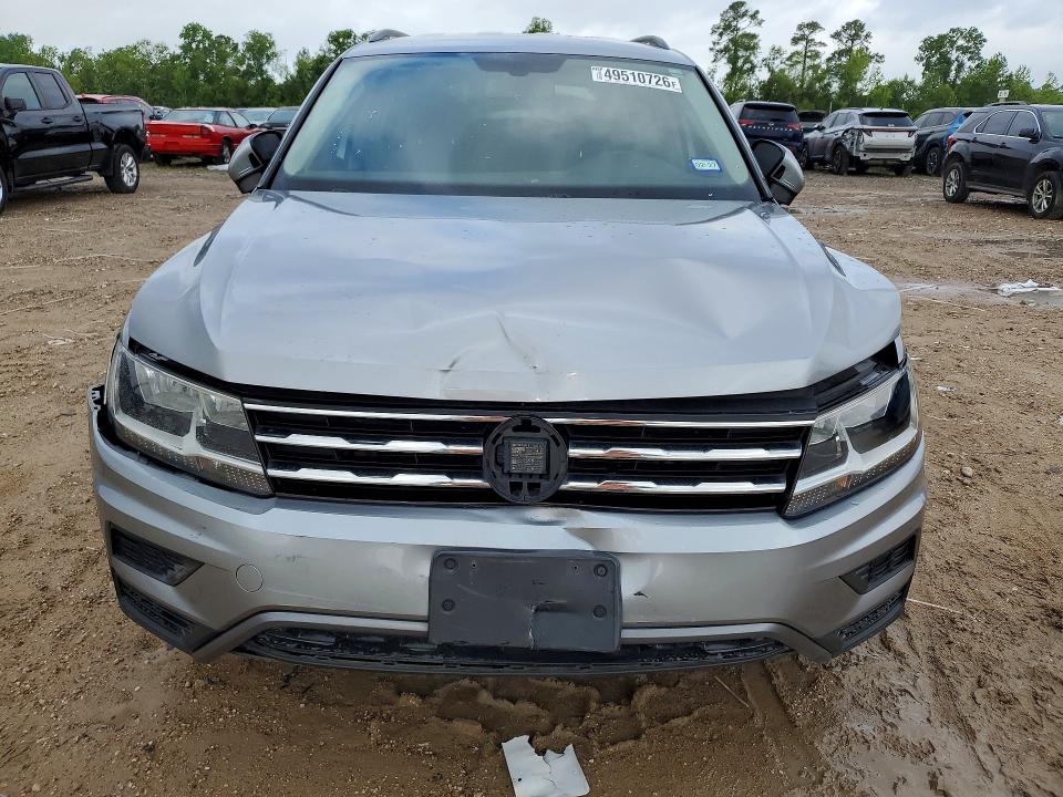 49510726 :رقم المزاد ، 3VV3B7AX8MM065890 vin ، 2021 Volkswagen Tiguan مزاد بيع