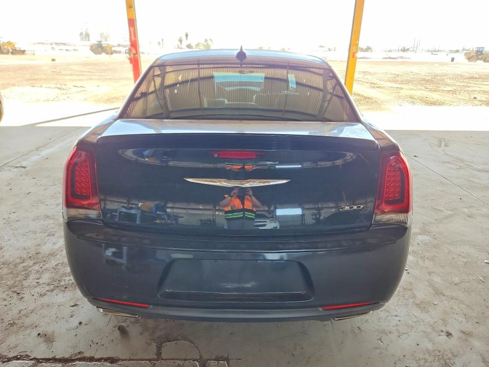 Продаж на аукціоні авто 2015 Chrysler 300, vin: 2C3CCABT0FH743347, номер лоту: 50503136