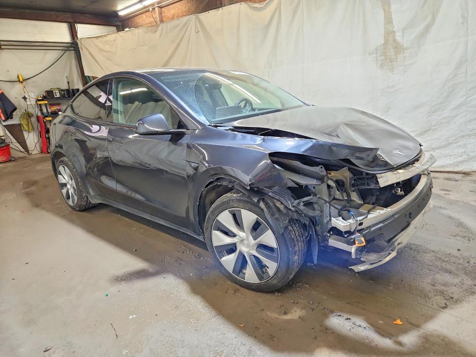 48339326 :رقم المزاد ، 7SAYGAEE7RF063204 vin ، 2024 Tesla Model Y مزاد بيع