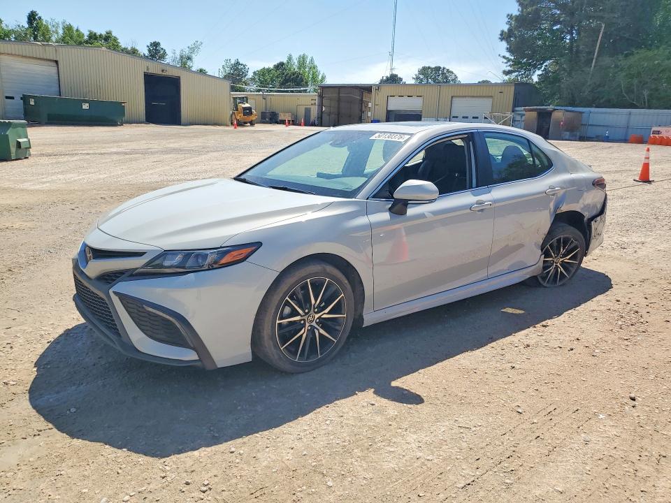 50130376 :رقم المزاد ، 4T1S11AK3NU045327 vin ، 2022 Toyota Camry مزاد بيع