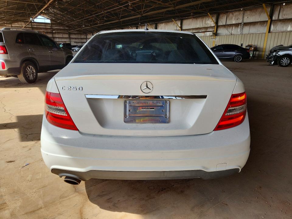Продаж на аукціоні авто 2014 Mercedes-benz C, vin: WDDGF4HB5EG243690, номер лоту: 50440306