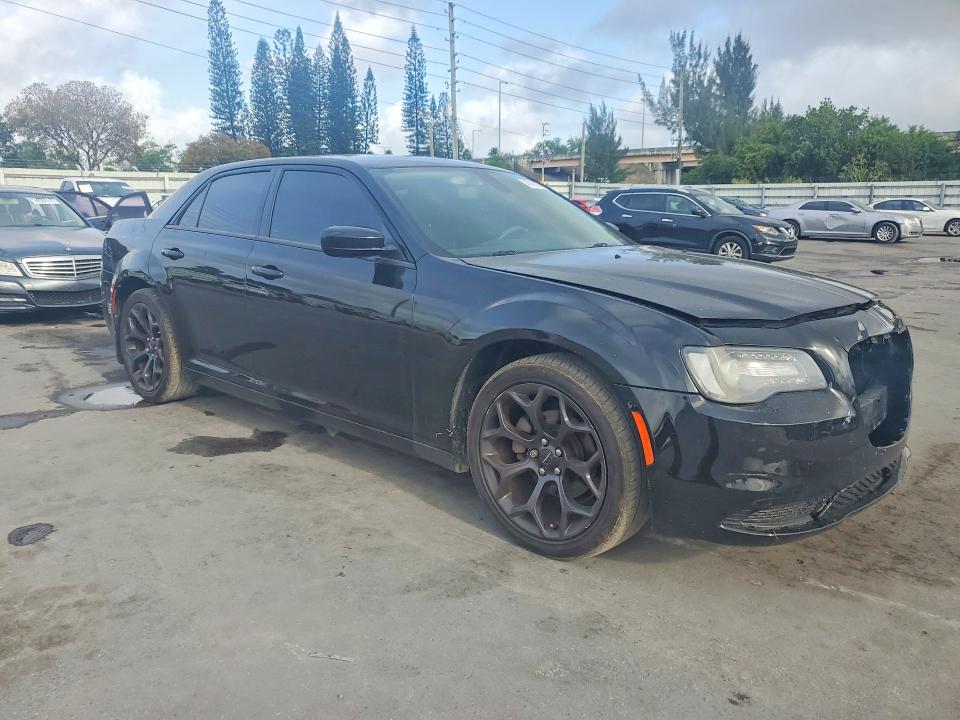 48616036 :رقم المزاد ، 2C3CCAAGXKH582441 vin ، 2019 Chrysler 300 مزاد بيع