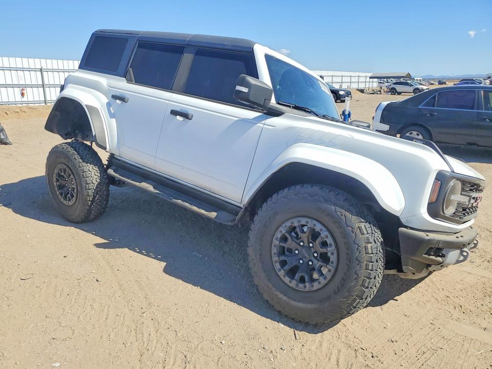 Продажа на аукционе авто 2024 Ford Bronco, vin: 1FMEE0RR6RLA48358, номер лота: 51803196