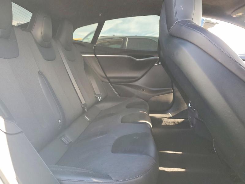 49343306 :رقم المزاد ، 5YJSA1E19GF157972 vin ، 2016 Tesla Model S مزاد بيع