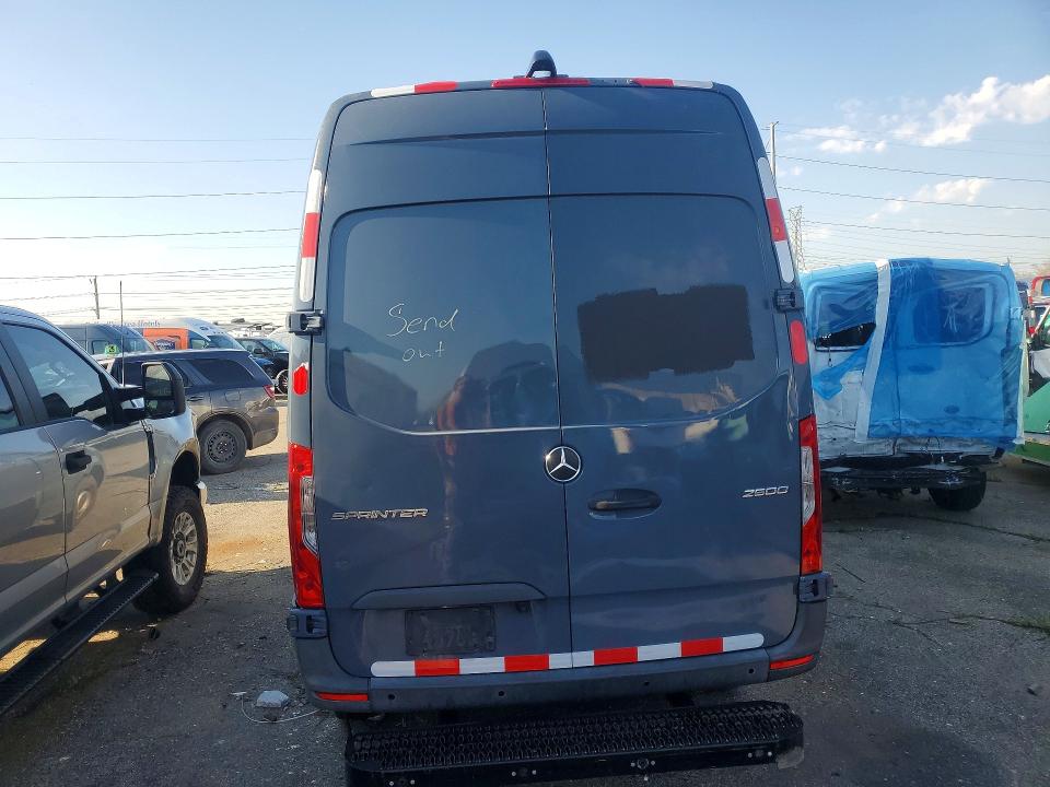 50551546 :رقم المزاد ، WD4PF0CD7KP039843 vin ، 2019 Mercedes Benz Sprinter مزاد بيع