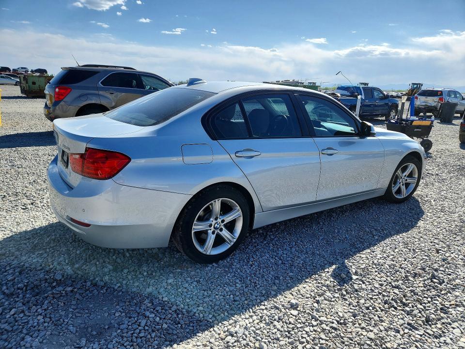 50706966 :رقم المزاد ، WBA3C3C56EPV90410 vin ، 2014 Bmw 320 مزاد بيع