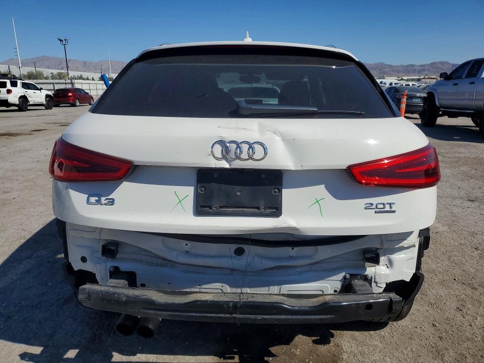 2015 Audi Q3 მანქანა იყიდება აუქციონზე, vin: WA1GFCFS7FR011809, აუქციონის ნომერი: 48966956