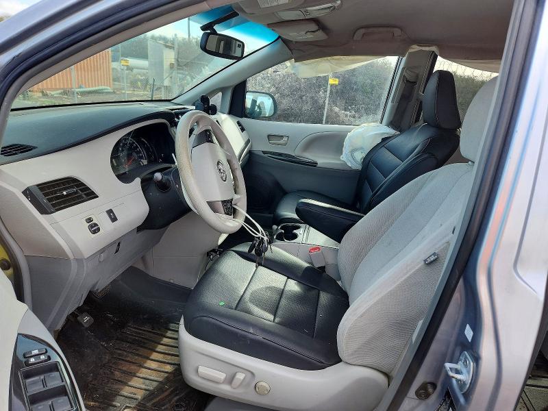 48404616 :رقم المزاد ، 5TDKK3DC4CS237245 vin ، 2012 Toyota Sienna مزاد بيع