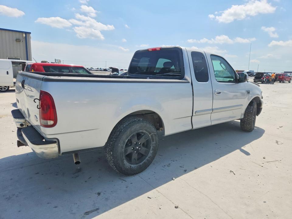 50690906 :رقم المزاد ، 1FTRX17W02NB66298 vin ، 2002 Ford F150 مزاد بيع