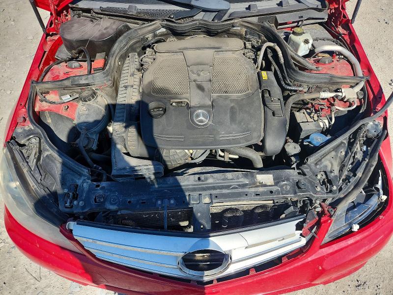 Продажа на аукционе авто 2013 Mercedes-benz C, vin: WDDGF8AB0DA885124, номер лота: 48774806