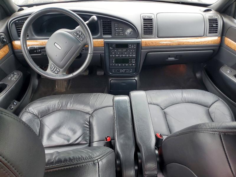 48840856 :رقم المزاد ، 1LNHM97V72Y600639 vin ، 2002 Lincoln Townhouse Continental مزاد بيع