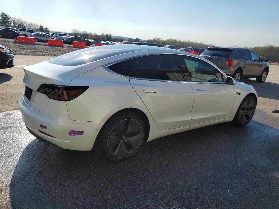 49603656 :رقم المزاد ، 5YJ3E1EA8KF300010 vin ، 2019 Tesla Model 3 مزاد بيع