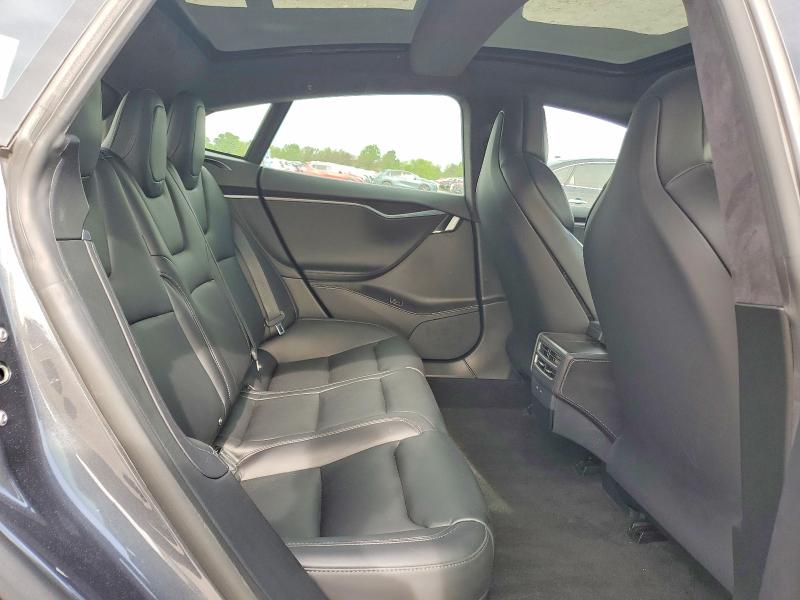50547706 :رقم المزاد ، 5YJSA1E26JF283996 vin ، 2018 Tesla Model S مزاد بيع