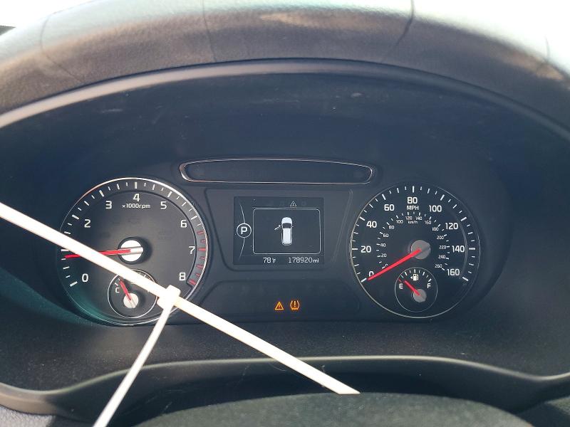 49601726 :رقم المزاد ، 5XYPG4A35GG119712 vin ، 2016 Kia Sorento مزاد بيع
