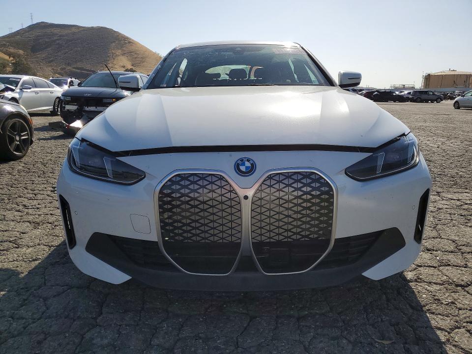 51122826 :رقم المزاد ، WBY23HD06SFV70043 vin ، 2025 Bmw I4 مزاد بيع
