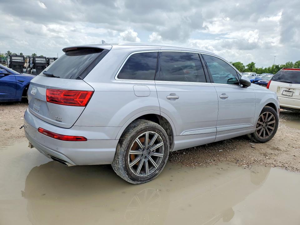49759086 :رقم المزاد ، WA1VAAF71HD001105 vin ، 2017 Audi Q7 مزاد بيع