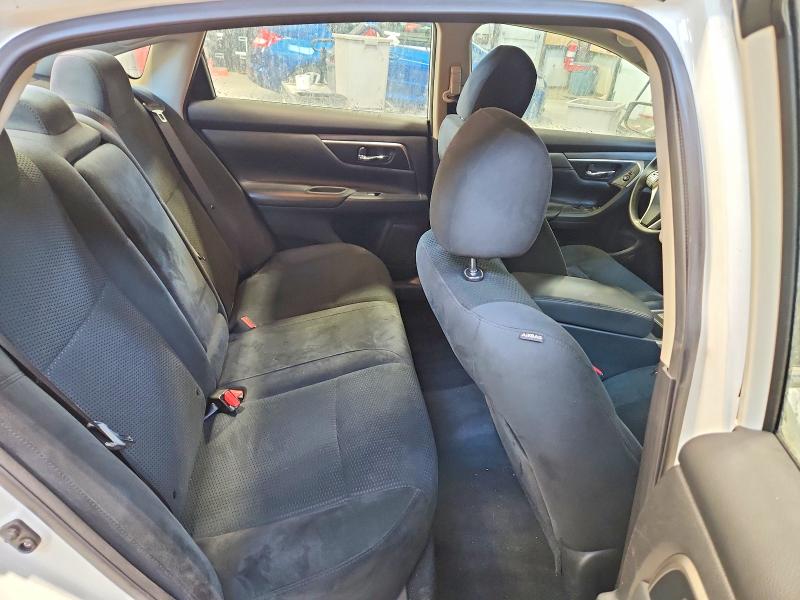 Продажа на аукционе авто 2015 Nissan Altima, vin: 1N4AL3AP4FN392555, номер лота: 49132416