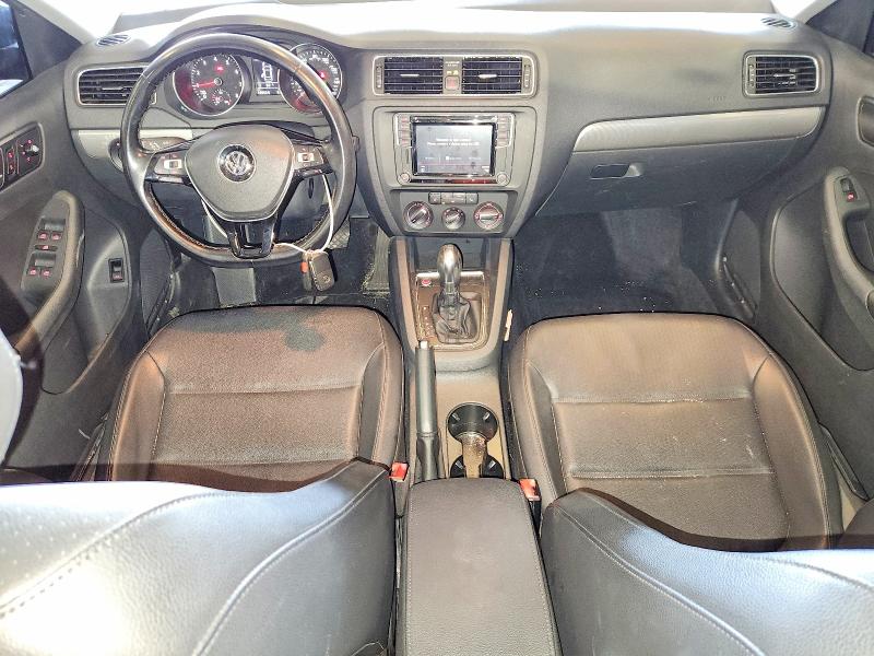51676146 :رقم المزاد ، 3VWDB7AJXJM206160 vin ، 2018 Volkswagen Jetta مزاد بيع
