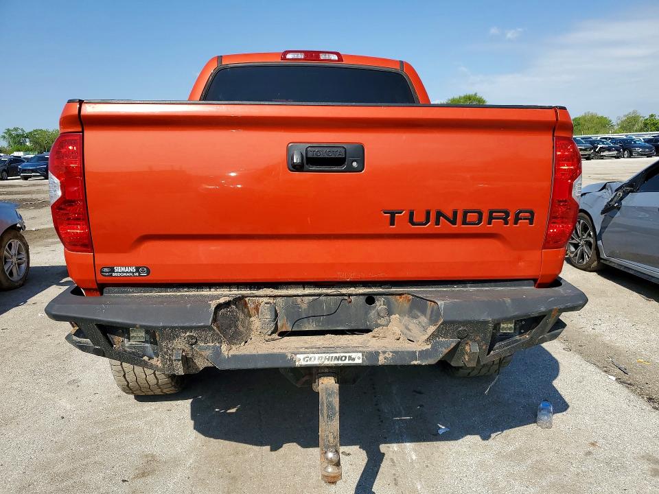 Продаж на аукціоні авто 2018 Toyota Tundra, vin: 5TFDW5F14JX735151, номер лоту: 51844856