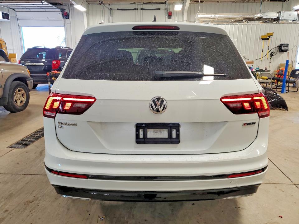 Продажа на аукционе авто 2021 Volkswagen Tiguan, vin: 3VV2B7AX9MM095752, номер лота: 51292476