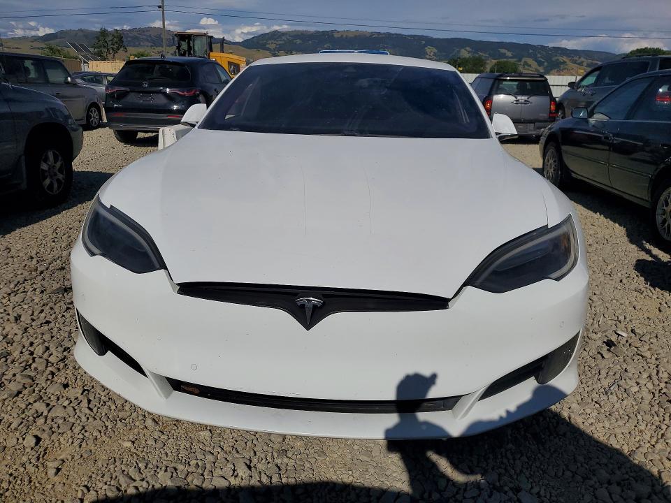 49343306 :رقم المزاد ، 5YJSA1E19GF157972 vin ، 2016 Tesla Model S مزاد بيع