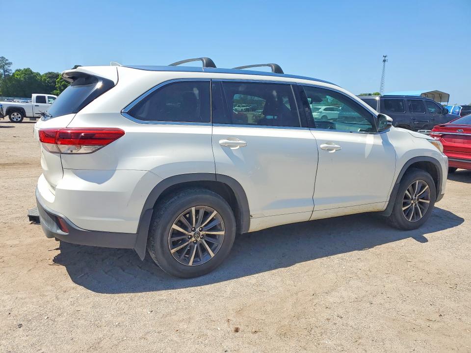 2018 Toyota Highlander მანქანა იყიდება აუქციონზე, vin: 5TDJZRFH4JS528974, აუქციონის ნომერი: 49204216