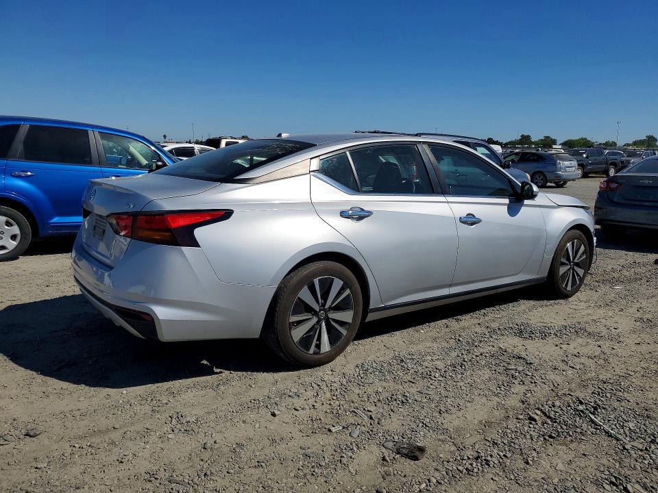 48945806 :رقم المزاد ، 1N4BL4DVXNN381255 vin ، 2022 Nissan Altima مزاد بيع