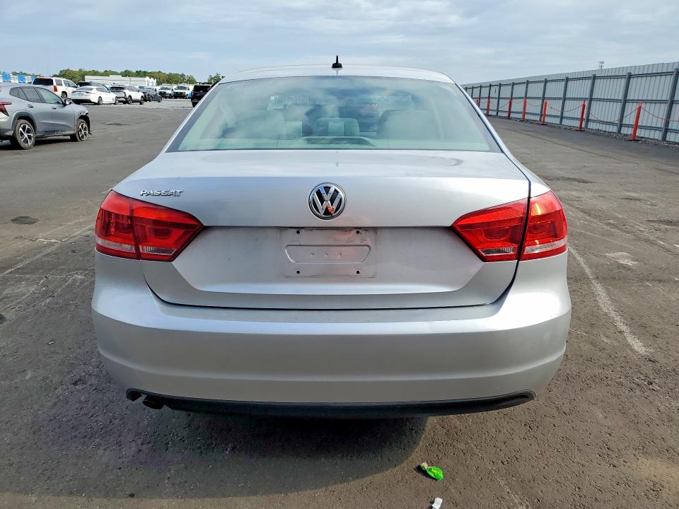 2013 Volkswagen Passat მანქანა იყიდება აუქციონზე, vin: 1VWAH7A37DC008774, აუქციონის ნომერი: 51625456