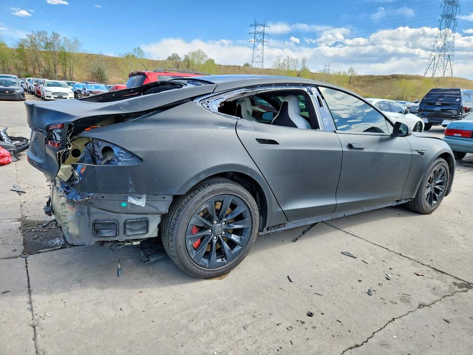 Продажа на аукционе авто 2018 Tesla Model S, vin: 5YJSA1E23JF275726, номер лота: 49843456