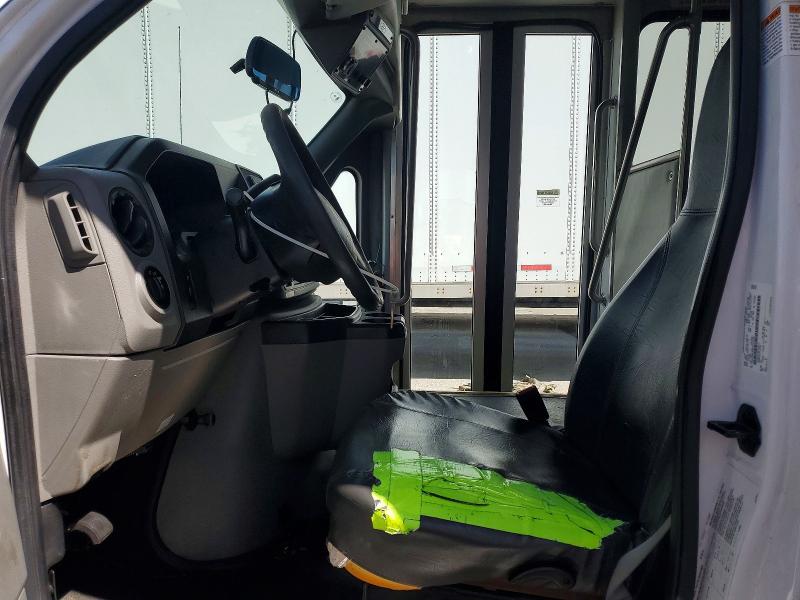 50635706 :رقم المزاد ، 1FDFE4FS5KDC22147 vin ، 2019 Ford Econoline E450 Super مزاد بيع