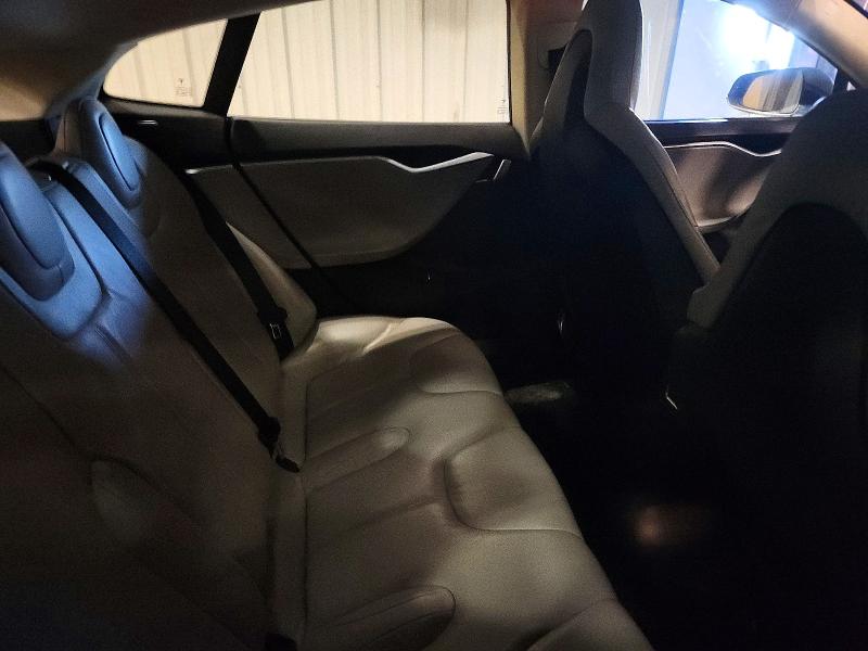 45995746 :رقم المزاد ، 5YJSA1AC3DFP11171 vin ، 2013 Tesla Model S مزاد بيع