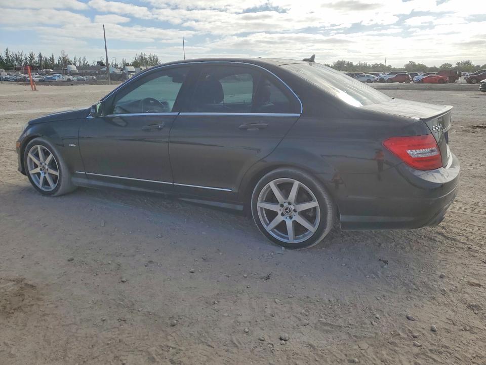 Продажа на аукционе авто 2012 Mercedes-benz C, vin: WDDGF4HB0CA613119, номер лота: 50111166