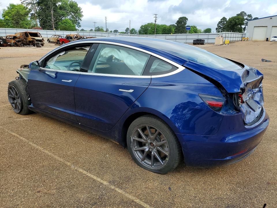 49275976 :رقم المزاد ، 5YJ3E1EA7JF010565 vin ، 2018 Tesla Model 3 مزاد بيع