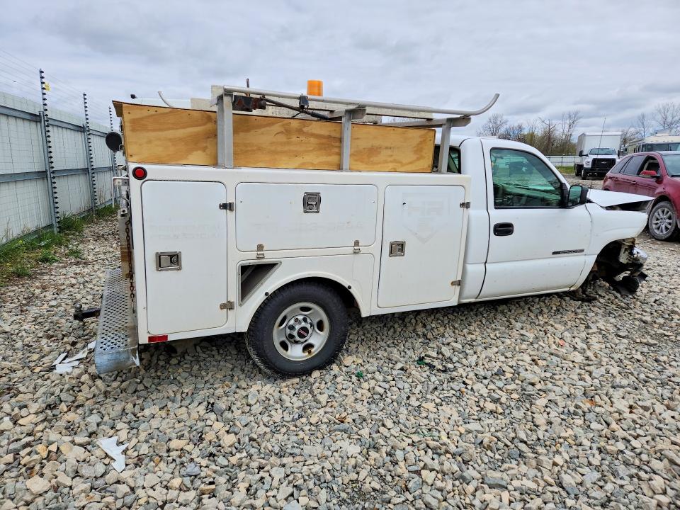50225776 :رقم المزاد ، 1GDHC24U05E153969 vin ، 2005 Gmc Sierra مزاد بيع
