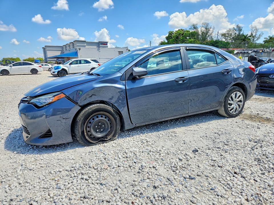 51410126 :رقم المزاد ، 2T1BURHE9HC767056 vin ، 2017 Toyota Corolla مزاد بيع