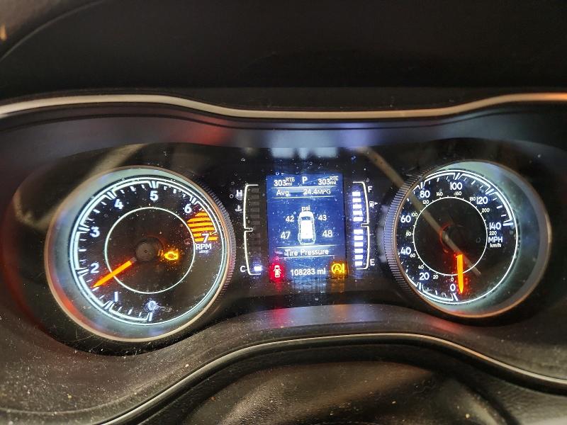 49564716 :رقم المزاد ، 1C4PJLCB6KD221849 vin ، 2019 Jeep Cherokee مزاد بيع