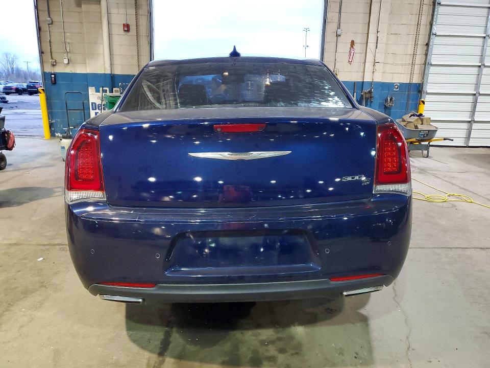 Продажа на аукционе авто 2015 Chrysler 300, vin: 2C3CCABT4FH867850, номер лота: 49127626