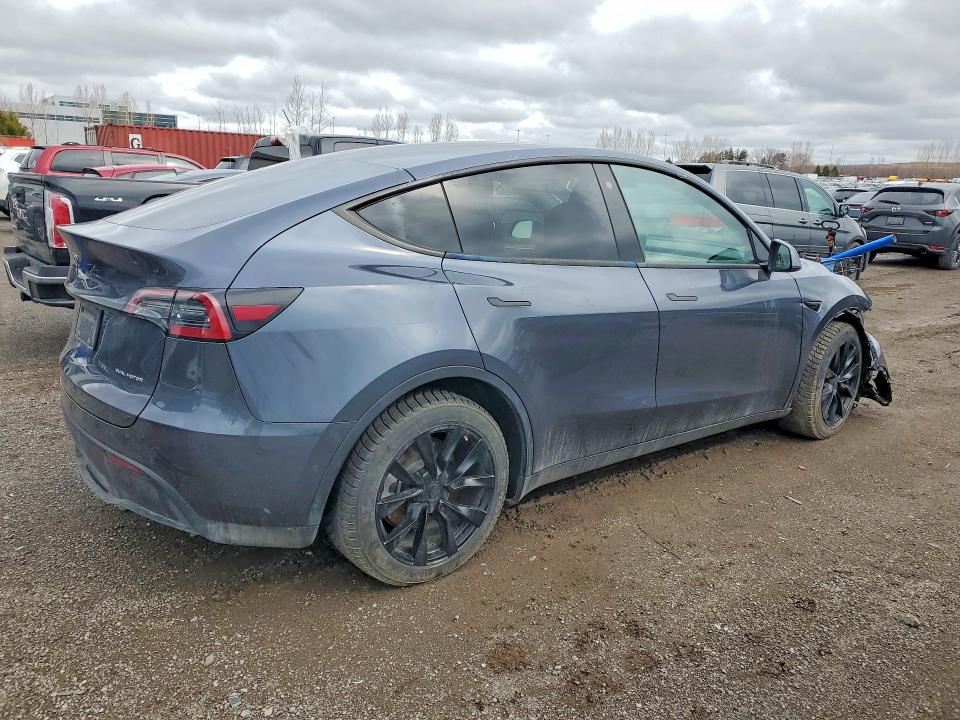 47206216 :رقم المزاد ، 7SAYGAEE1NF548626 vin ، 2022 Tesla Model Y مزاد بيع