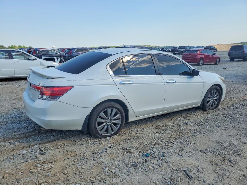 48939556 :رقم المزاد ، 1HGCP3F84BA025134 vin ، 2011 Honda Accord مزاد بيع