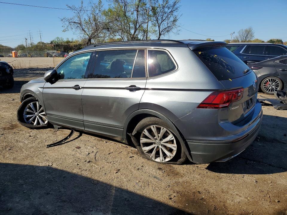 48930506 :رقم المزاد ، 3VV0B7AX4JM106093 vin ، 2018 Volkswagen Tiguan مزاد بيع