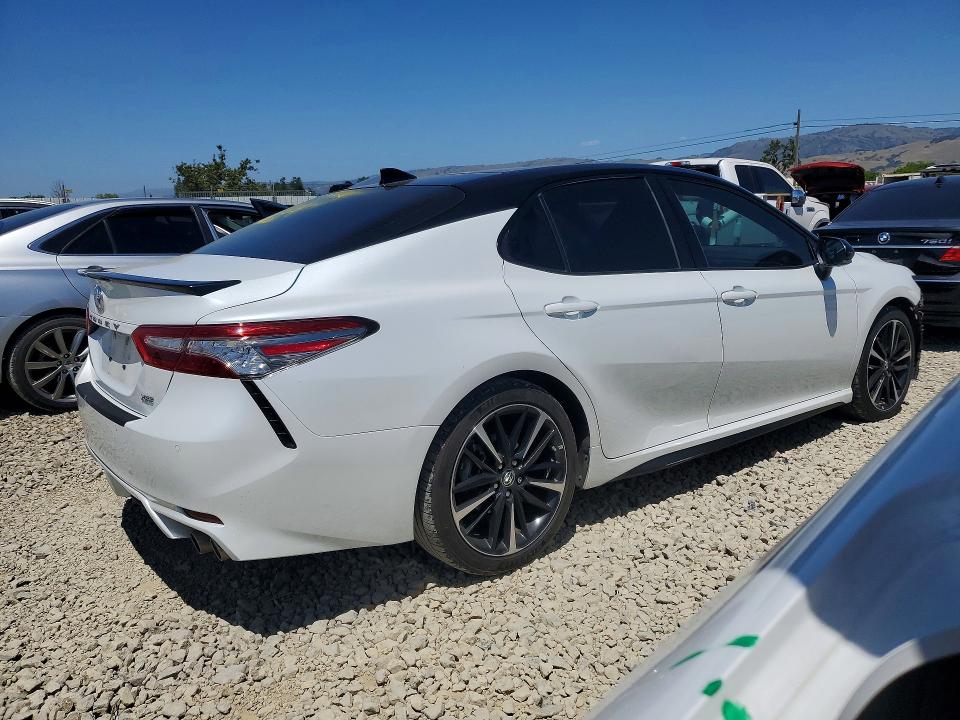 Продаж на аукціоні авто 2018 Toyota Camry, vin: 4T1B61HK8JU106253, номер лоту: 51899866