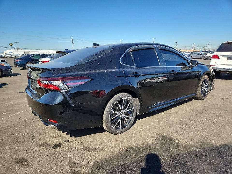 Продажа на аукционе авто 2022 Toyota Camry, vin: 4T1G11AK0NU674713, номер лота: 51723216