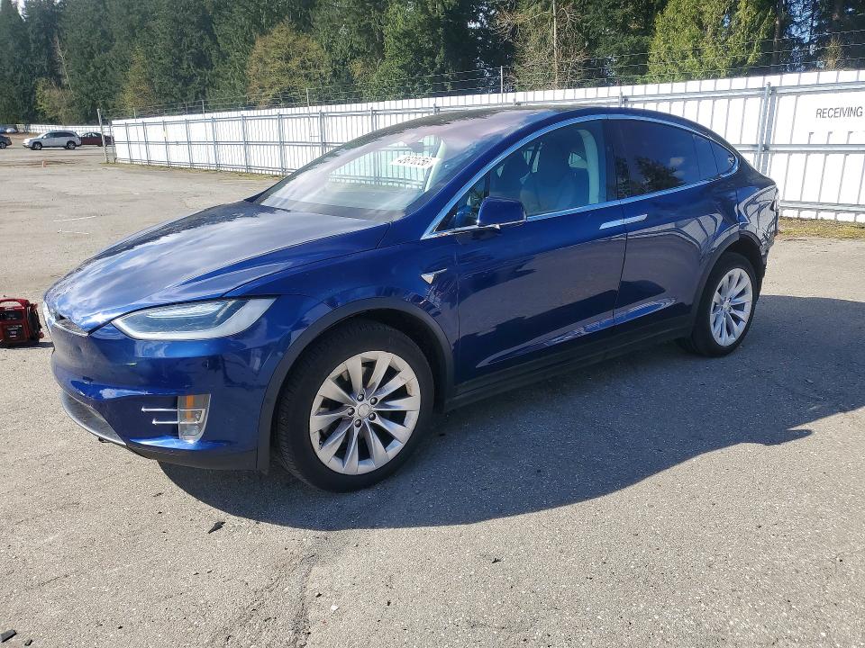 2017 Tesla Model X მანქანა იყიდება აუქციონზე, vin: 5YJXCDE21HF059952, აუქციონის ნომერი: 48670356