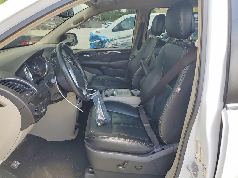 48961366 :رقم المزاد ، 2C4RC1BG0GR198464 vin ، 2016 Chrysler Town & Country مزاد بيع